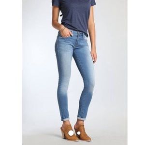 Mavi Alexa Skinny- light wash Sz 28